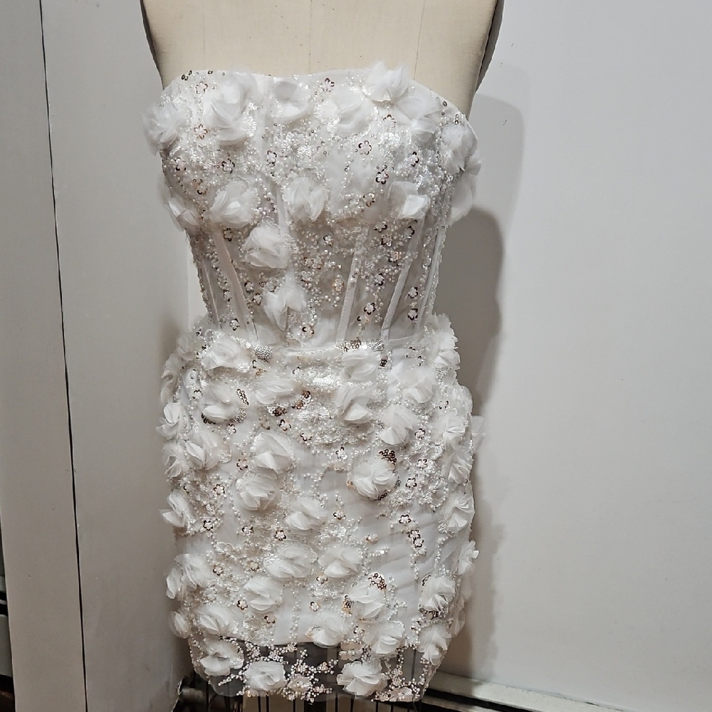 Elegant Strapless White Floral Dress